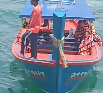 Auf der Suche nach den Tempeln der Flaschen🏝️ Urlaub von der Insel Koh Phayam🦜